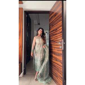 Ensemble de 4 pièces fantaisie pour femmes pour les fêtes, broderie de séquence avec un design complexe - Product Image 1