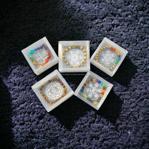 Caja de carga de selenita marroquí de tendencia superior Artículos de piedras preciosas de cristal natural de alta calidad Estilo de Chakra Tema de bola de patrón de curación - Product Image 6