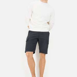 Shorts cargo sportifs pour homme vert olive, taille mi-haute, élastique, 100 % coton, séchage rapide, fermeture éclair, logo avant - Product Image 1