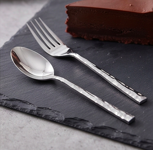 Ensemble de couverts modernes martelés et brillants en acier inoxydable poli miroir, résistant à la rouille, compatible lave-vaisselle, pour mariage et restaurant - Product Image 2