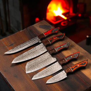 Juego de cuchillos de chef de acero de Damasco, colección de cuchillos de cocina de lujo con mangos ergonómicos para la preparación diaria de alimentos - Product Image 1