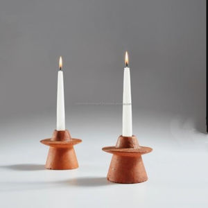 Ensemble de bougeoirs arrondis modernes en terre cuite Paire de bougeoirs sculpturaux de style galet pour intérieurs minimalistes et intérieurs de maison - Product Image 4