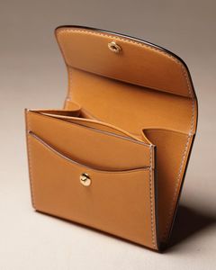 Portefeuille minimaliste en cuir véritable avec fermeture à bouton, couleur beige - Product Image 2