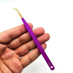 Pinza para Pestañas de Acero Inoxidable Morado, Punta de Precisión de 45 Grados, Herramienta de Aislamiento Suave, Aplicación Profesional de Pestañas - Product Image 6