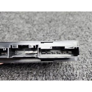 ECU และโมดูลคอมพิวเตอร์มือสองสำหรับรถยนต์ซีรีส์ 5 รุ่น 6135917606901 - Product Image 5