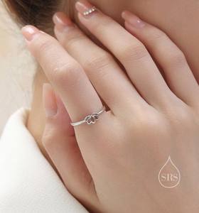 Anillo de Plata de Ley con Flor de Loto Pequeña, Talla Ajustable, Anillo Delicado con Flor de Loto - Product Image 5