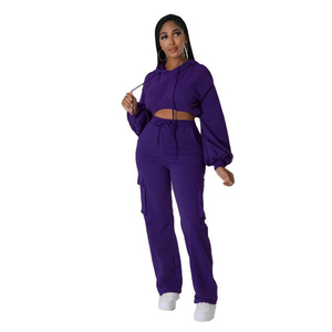 Conjunto de 2 Piezas para Mujer, Sudadera con Capucha y Pantalones Cortos Cargo, Color Sólido, Corte Regular Informal, Tejido de Punto de Poliéster Ecológico para Otoño - Product Image 4