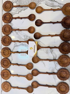 Cucharas de Madera Talladas a Mano al por Mayor con Mango Único en Forma de Corazón de 16 cm, de Fresno, Acacia, Madera de Redwood y Jaca - Proveedor de Vietnam - Product Image 4