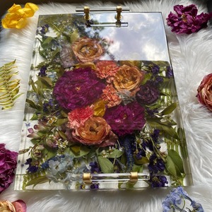 Bandeja de Servir de Resina Hecha a Mano, Duradera y Más Vendida, con Diseño Floral Pintado a Mano, Diseño Cuadrado Tradicional, para Comida, Té, Café, Bodas - Product Image 1