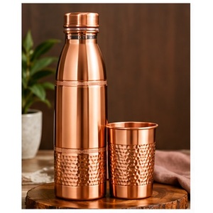 Botella de Agua de Cobre Hecha a Mano con Juego de Tazas a Juego, Diseño Tradicional Grabado con Mandala, Vaso Portátil para Viajes - Product Image 6