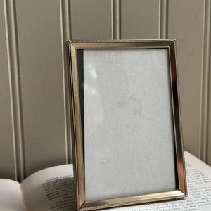 Cadre photo en métal de luxe avec design décoratif en cristal pour une belle décoration de maison, de bureau et d'hôtel - Product Image 1