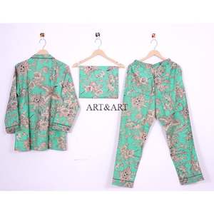 Conjunto de Pijama Floral Personalizado 100% Algodón, Conjunto Coordinado Estampado para Relajación y Comodidad, Verde, Ideal para Reventa - Product Image 4