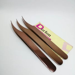 Pinzas Profesionales para Extensión de Pestañas en Oro Rosa, Pinzas Curvas con Logotipo Personalizado para Aislamiento, Abanico y Volumen de Pestañas - Product Image 2