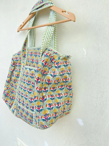 Bolso Tote Acolchado Ligero de Color Sólido con Parches, Gran Capacidad, de Algodón, para Mujer, Venta al Por Mayor - Product Image 2