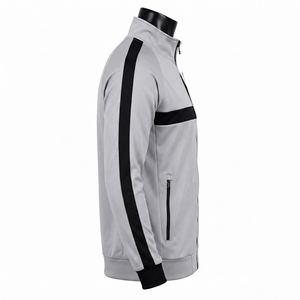 Chaqueta Deportiva Casual para Hombre, Tejido de Poliéster Suave, Construcción Ligera, Cierre de Cremallera Completa, Cuello Alto, Ajuste Cómodo para Uso Diario - Product Image 4
