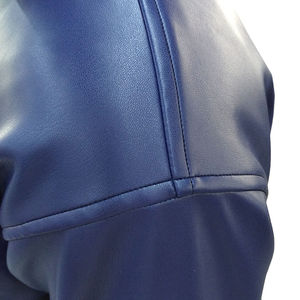 Chaqueta de cuero PU acolchada para hombre con bordado personalizado OEM, estilo clásico, a prueba de viento, para motociclistas, con bloques de color. - Product Image 5