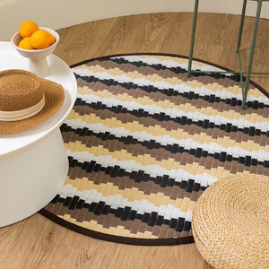 Vente en gros de tapis d'extérieur de qualité standard avec logo personnalisé, tapis rond en polypropylène 100% plastique à bas prix - Product Image 1