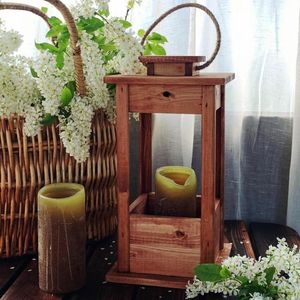 Lanterne à bougie en bois de qualité supérieure, conçue pour la décoration intérieure et extérieure, offrant un artisanat naturel et un éclairage charmant de bougies. - Product Image 5