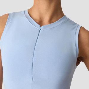 Camiseta sin mangas regular para mujer, fabricada a medida, con media cremallera, 100% algodón jersey, cuello alto elástico, ropa de gimnasio, sin costuras, para exteriores. - Product Image 4