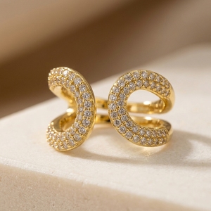 แหวนเพชรทรงเปิดแบบวงแหวน ดีไซน์คลื่นคู่ ลวดลายเป็นเอกลักษณ์  ทองคำ 14K สีเหลือง - Product Image 1