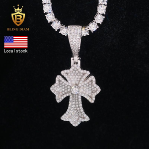 Colgante de Cruz con Incrustaciones de Moissanita VVS, Chapado en Oro sobre Plata 925, Joyería Hip Hop para Hombres y Mujeres, Ideal para Fiestas - Product Image 1