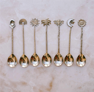 ช้อนทองเหลืองลายใบไม้ สำหรับร้านอาหาร งานแต่งงาน และของแจก ช้อนขนมหวานทองเหลือง ชิ้นงานสุดวิเศษ - Product Image 3