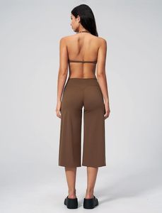 Conjunto de Yoga de 2 Piezas Color Marrón, Top Corto con Cuello Halter en V Profundo, Pantalones de Cintura Alta y Pierna Ancha hasta la Pantorrilla, Transpirables, de Spandex y Poliéster, Sin Costuras - Product Image 5