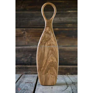 Tabla de cortar de madera grabada personalizada perfecta para regalos de boda fiestas de inauguración o accesorios de cocina personalizados - Product Image 4