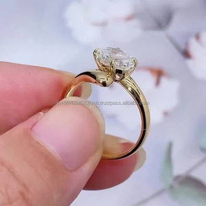 Anillo de Oro Amarillo con Diamante de Corte Ovalado para Mujer, Elegante Anillo de Compromiso de Lujo para Boda y Aniversario, Regalo Fino y Atemporal - Product Image 2