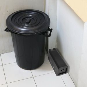 Trampa para Ratones Eléctrica Recargable de 1800V con Puerta Unidireccional, Espacio Interno de 7.48x2.76x3.15 Pulgadas, Modelo Universal para Uso Doméstico - Product Image 4