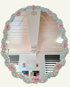 Espejo de Cristal de Murano Vintage – Adornos Florales Opalescentes, Espejo de Pared Rosa Turquesa - Product Image 3
