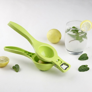 Exprimidor manual de plástico para limones con abridor de botellas incorporado, exprimidor de cítricos de doble propósito, prensa de limas, utensilio de cocina - Product Image 6