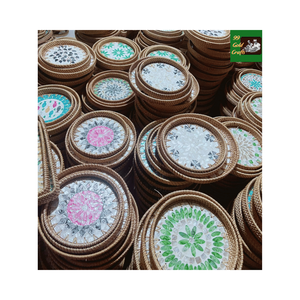 Bandeja de Servir de Ratán Natural con Mosaico de Conchas de Cerámica, Bandeja Tejida a Mano con Nácar, Bandeja Decorativa de Madreperla - Product Image 5