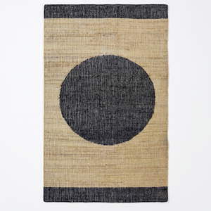 Alfombra de Lana con Patrón de Círculos en Beige Natural y Negro, Ecológica, Antideslizante, Hecha a Mano, de Pelo Grueso, Estilo Minimalista, Geométrico y Abstracto - Product Image 1