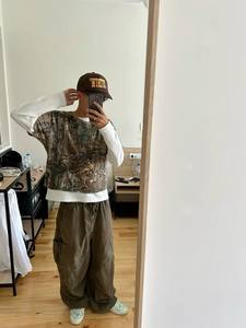 Camiseta de Camuflaje Personalizada para Hombre, Estilo Urbano en Capas, Camiseta Interior de Manga Larga, Camisa de Camuflaje Holgada Informal, Atuendo de Moda - Product Image 3