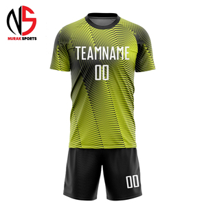 Tenues de sport de sublimation de qualité supérieure pour adultes en tissu 100 % polyester, ensembles de maillots de football, service OEM en 2026 - Product Image 1