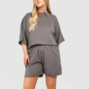 Conjunto de Camiseta y Pantalones Cortos para Mujer, Nuevo, Elegante y de Calidad Premium, con Logotipo Personalizado, en Venta - Product Image 6