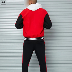 เสื้อแจ็คเก็ตเบสบอลวาร์ซิตี้สีดำและสีแดงสำหรับผู้ชายสไตล์สตรีทแวร์วัยรุ่น ผลิตจากวัสดุที่เป็นมิตรต่อสิ่งแวดล้อมและสัมผัสนุ่ม เหมาะสำหรับใส่กลางแจ้ง - Product Image 4