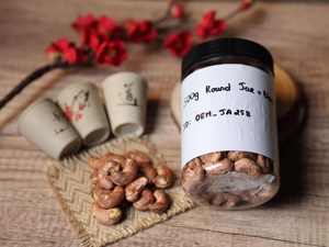 OEM Service Premium Organic Roasted Cashew <b>Nuts</b> 350g Clear Jar Buttery Salty Custom Grade 12 Months Shelf Life from Vietnam - Product Image 5