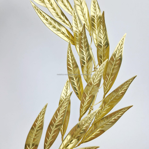 Élégante Sculpture Couronne de Feuilles Métalliques sur Socle en Marbre – Pièce Décorative Écologique pour Salon et Jardin, Fleur Artificielle - Product Image 2