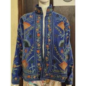 Abrigo Reversible de Lujo Lavinas, Estilo Suzani, Ecológico, Acolchado, de Terciopelo, Bordado a Mano, Estilo Boho, Inspirado en lo Vintage, para Mujer, Invierno - Product Image 4