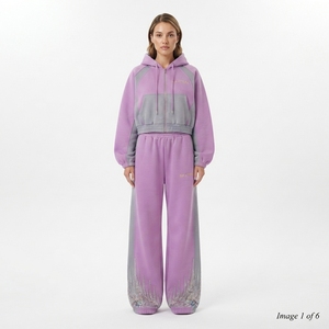 Conjunto Deportivo de Dos Piezas para Mujer con Capucha, Sudadera con Cierre y Bloques de Color, Pantalones Jogger con Detalle de Pedrería - Product Image 1