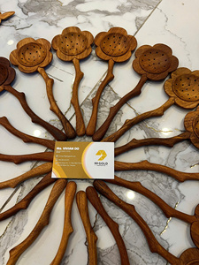 Cuillère à café en bois double extrémité 2-en-1 avec passoire à thé, faite à la main en bois naturel du Vietnam, motif tournesol, économique 2026 - Product Image 2