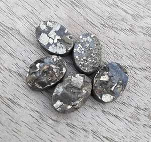 Pyrite Druzy ovale dorée brute à dos plat, pierre précieuse calibrée, pierre en vrac pour la fabrication de bijoux et les fournitures d'artisanat - Product Image 2