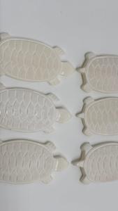 Colgantes de Hueso Tallados a Mano con Diseños de Coníferas, Plumas de Tortuga y Puntas de Flecha, en Colores Crema/Blanco Hueso/Marrón Claro, para la Creación de Joyería Artesanal - Product Image 5
