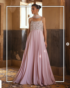 Sari en soie rose élégant avec corsage brodé, longueur standard, tenue de mariage indienne traditionnelle formelle pour femmes, toutes saisons - Product Image 2