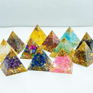 Offre Spéciale <span class=keywords><strong>Orgonite</strong></span> Pyramides Résine Générateur D'énergie Puces <span class=keywords><strong>De</strong></span> Guérison Pierre Artisanat Cristal Pyramide Pour Cadeaux - Product Image 4