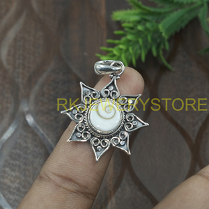 Colgante de Concha Ojo de Shiva de Plata de Ley 925 Hecho a Mano, Diseño Bohemio Vintage de Sol, Joyería Espiritual, Regalo para Mujeres, Hombres, Novias - Product Image 3