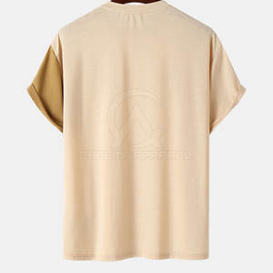 T-shirt décontracté pour homme fabriqué au Pakistan, en matière douce, coupe décontractée et style basique, conçu pour un style simple. - Product Image 2