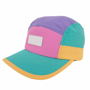 Casquettes 5 panneaux ajustables avec sangle arrière, respirantes, patchwork multicolore, logo personnalisé, pour l'été, vente en gros - Product Image 1